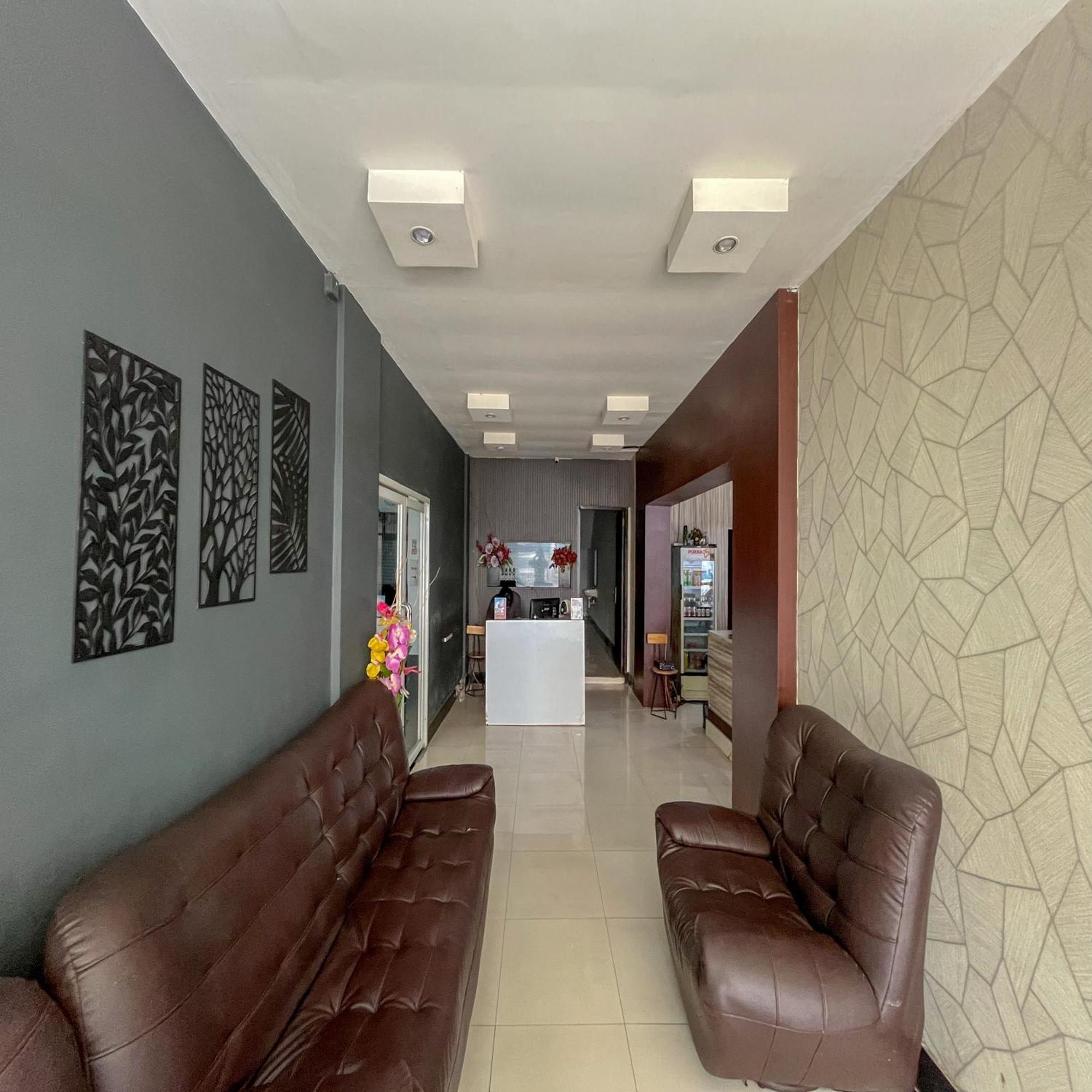 Reddoorz At Lucky Inn Panakukkang Makassar Exterior foto