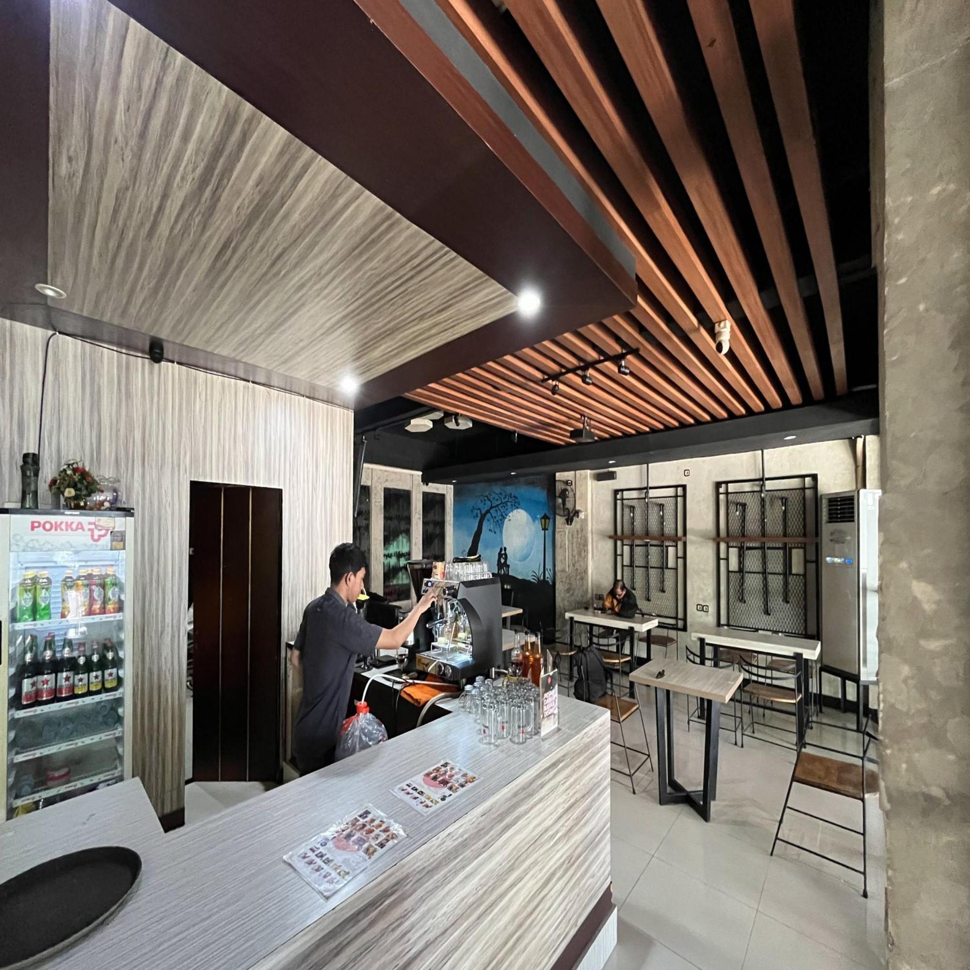 Reddoorz At Lucky Inn Panakukkang Makassar Exterior foto