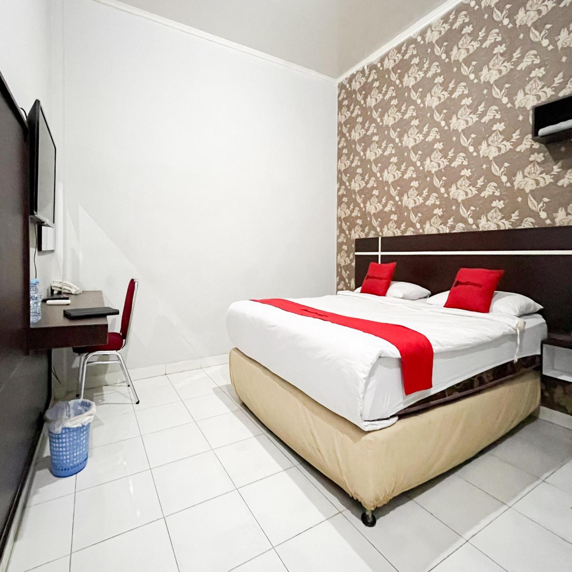 Reddoorz At Lucky Inn Panakukkang Makassar Exterior foto